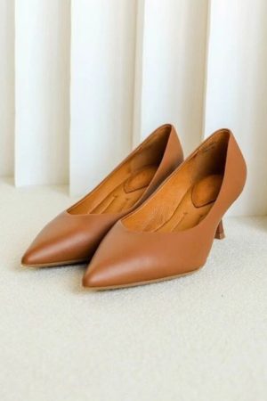 Handmade Leather Point Toe Pumps 6cm Kitty Heel In Brown/White/Black Fashion Style
