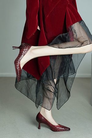 65mm Kitten Heel Woven Horse Leather Pumps Elegant Slip-On Work Shoes in Red/Black