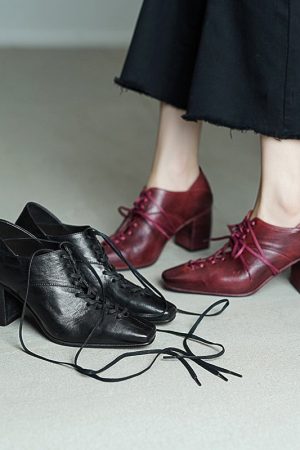 70mm Block Heel Washed Horse Leather Ballet-Inspired Lace-Up Pumps in Red/Black