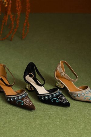 Suede Sheepskin Pumps Middle Heels Pointed Toe Retro Embroidered Style Mary Jane Shoes