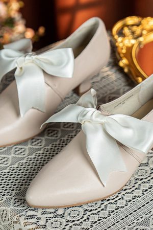 Handmade Vintage Pointed Toe Leather Pumps Soft Cow Leather Lace-Up Shoes with Elegant Bow in Nude