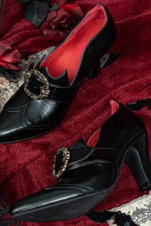 Handmade Gothic Witch Buckle Pumps for Women Vintage Pointed Toe Lolita Shoes in Black